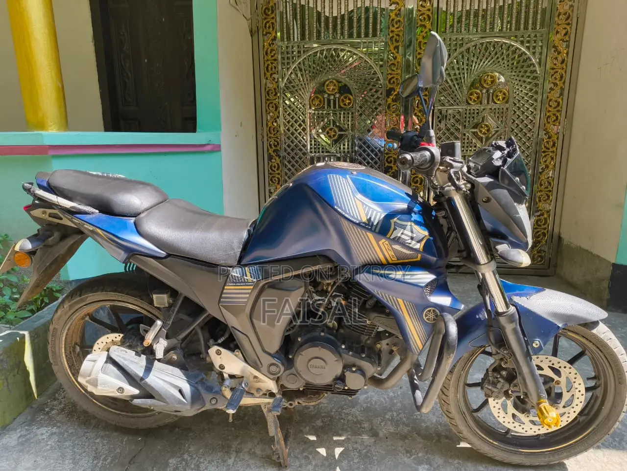 ইয়ামাহা এফজেডএস ভি২ ২০২২ নীল