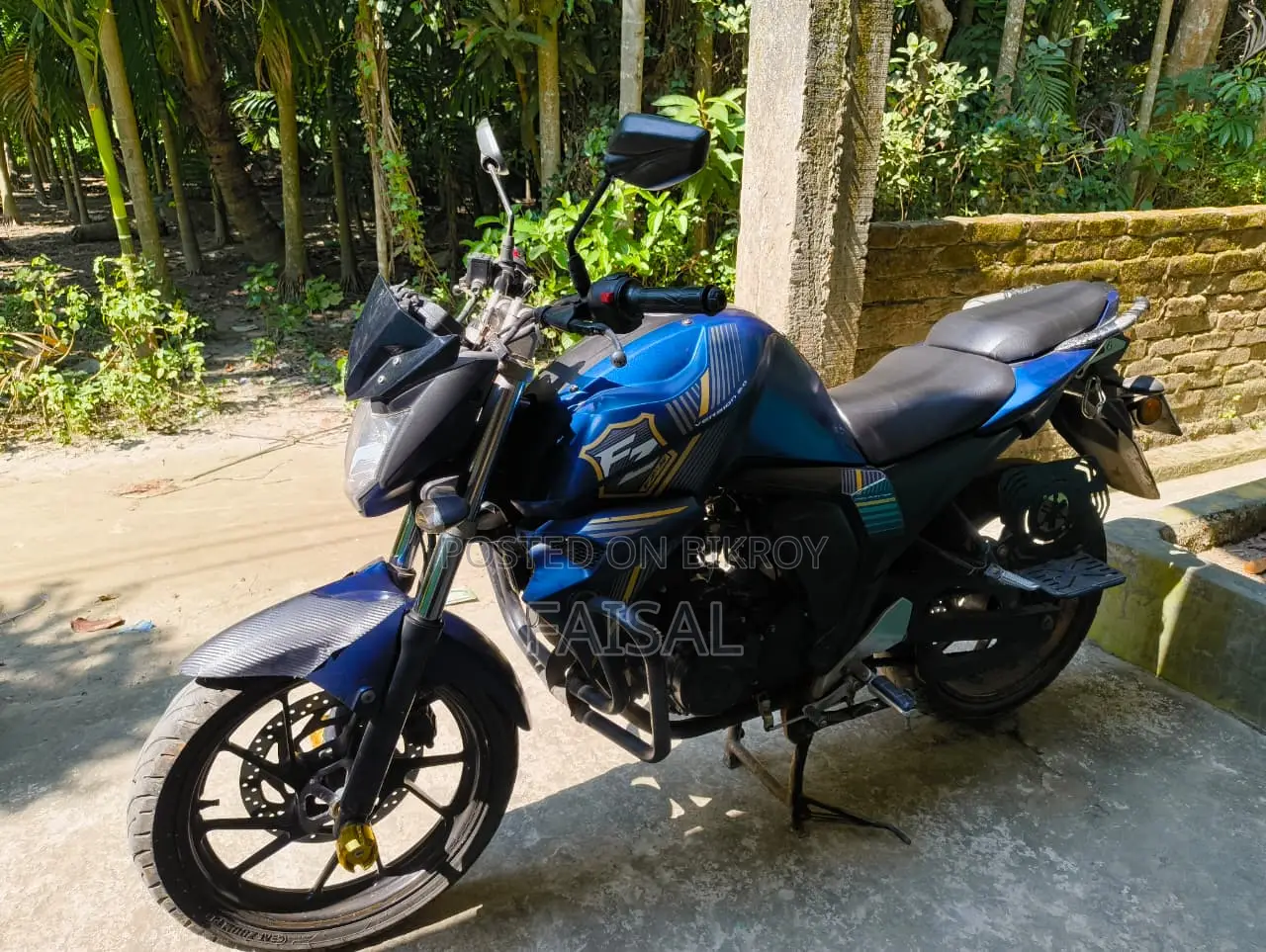 ইয়ামাহা এফজেডএস ভি২ ২০২২ নীল