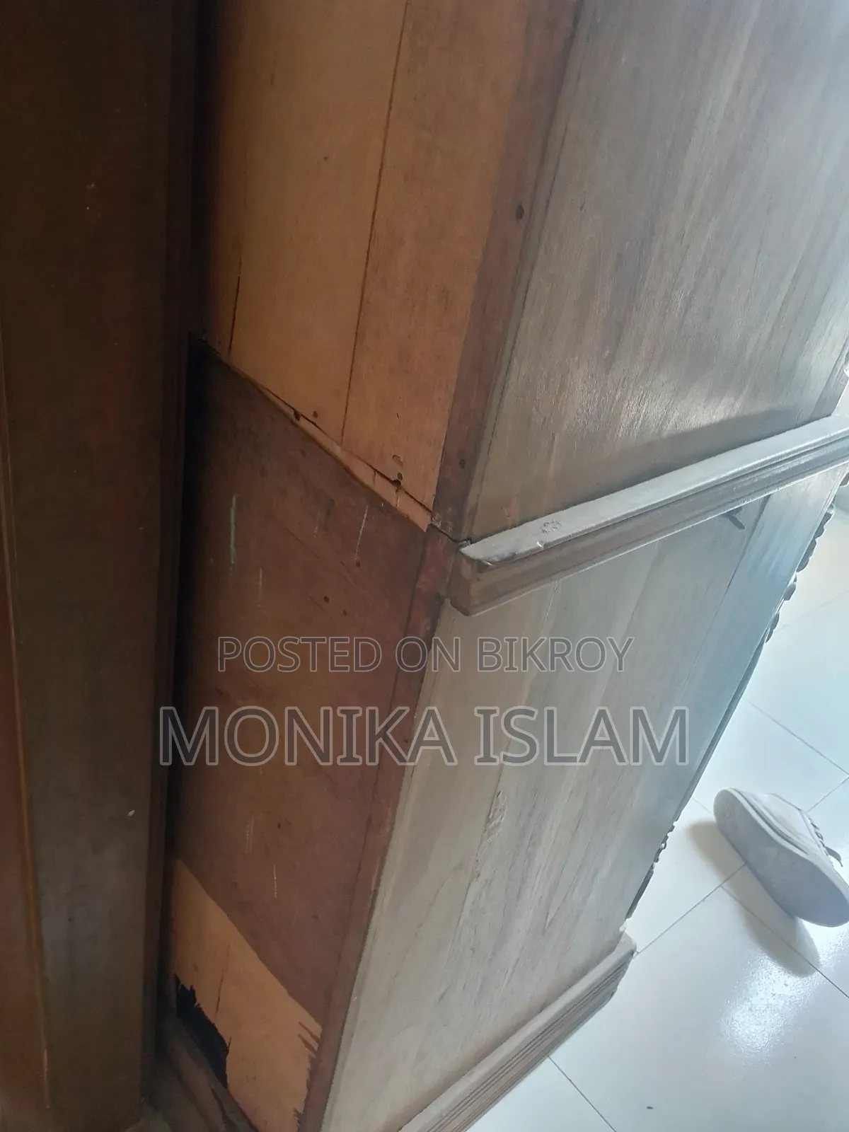 Wooden Showcase Teak Wood