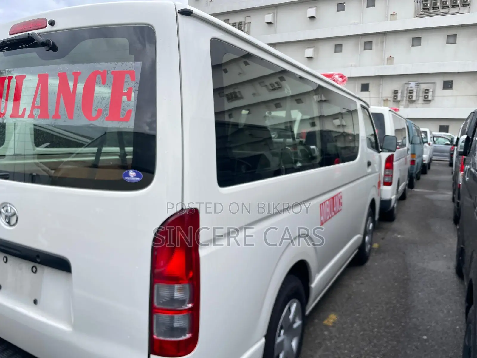 Toyota HiAce 2021 White
