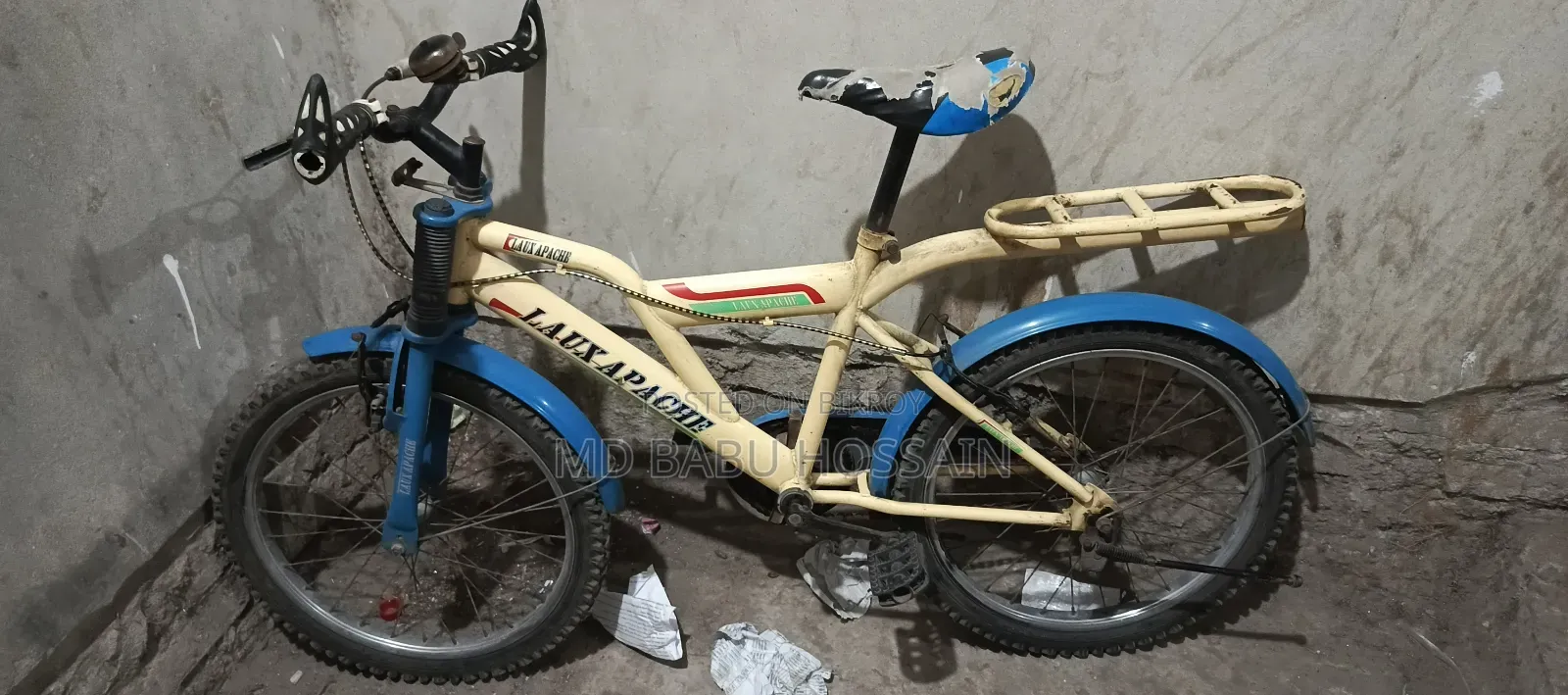 A 22-size children's bicycle