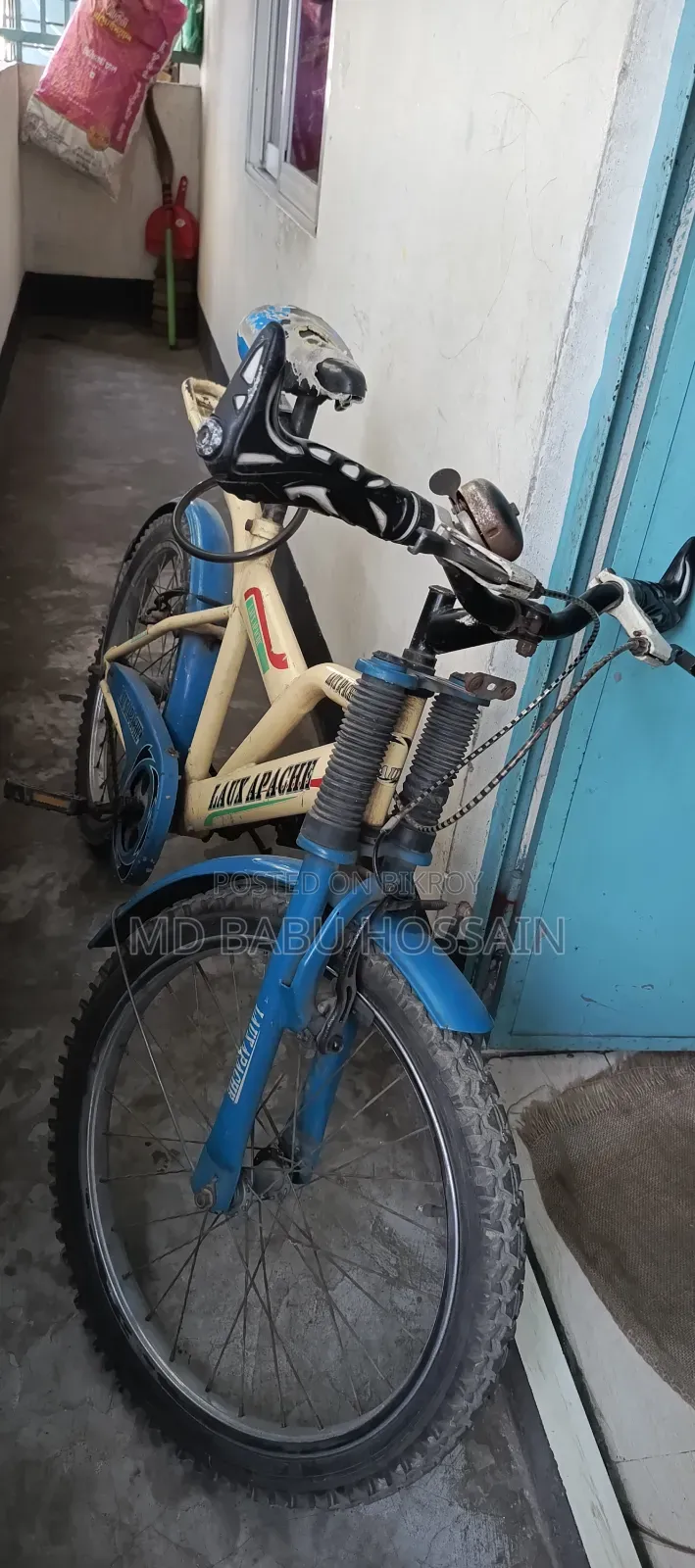 A 22-size children's bicycle