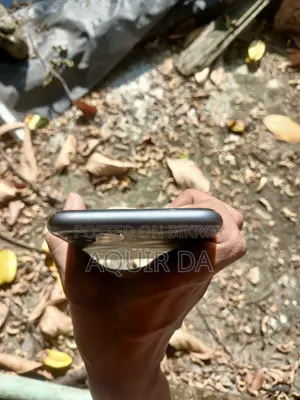 New Apple iPhone 11 64 GB Black
