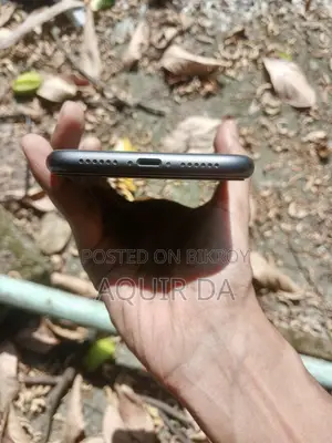 New Apple iPhone 11 64 GB Black