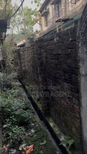 মাত্র ১ কোটি ৫ লক্ষ টাকায় ১ গন্ডা ৩ কড়া জায়গা বিক্রয়