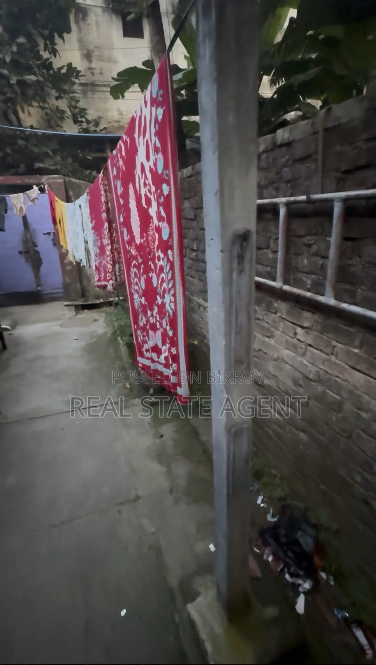 মাত্র ১ কোটি ৫ লক্ষ টাকায় ১ গন্ডা ৩ কড়া জায়গা বিক্রয়