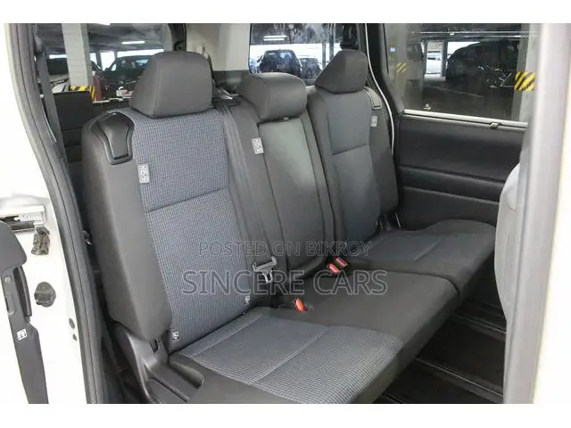Toyota Noah 2022 White