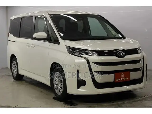 Toyota Noah 2022 White