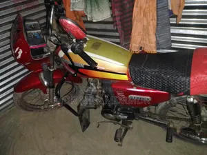Walton Leo 90 2011 Red