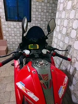 সুজুকি জিক্সার এসএফ ২০১৯ লাল