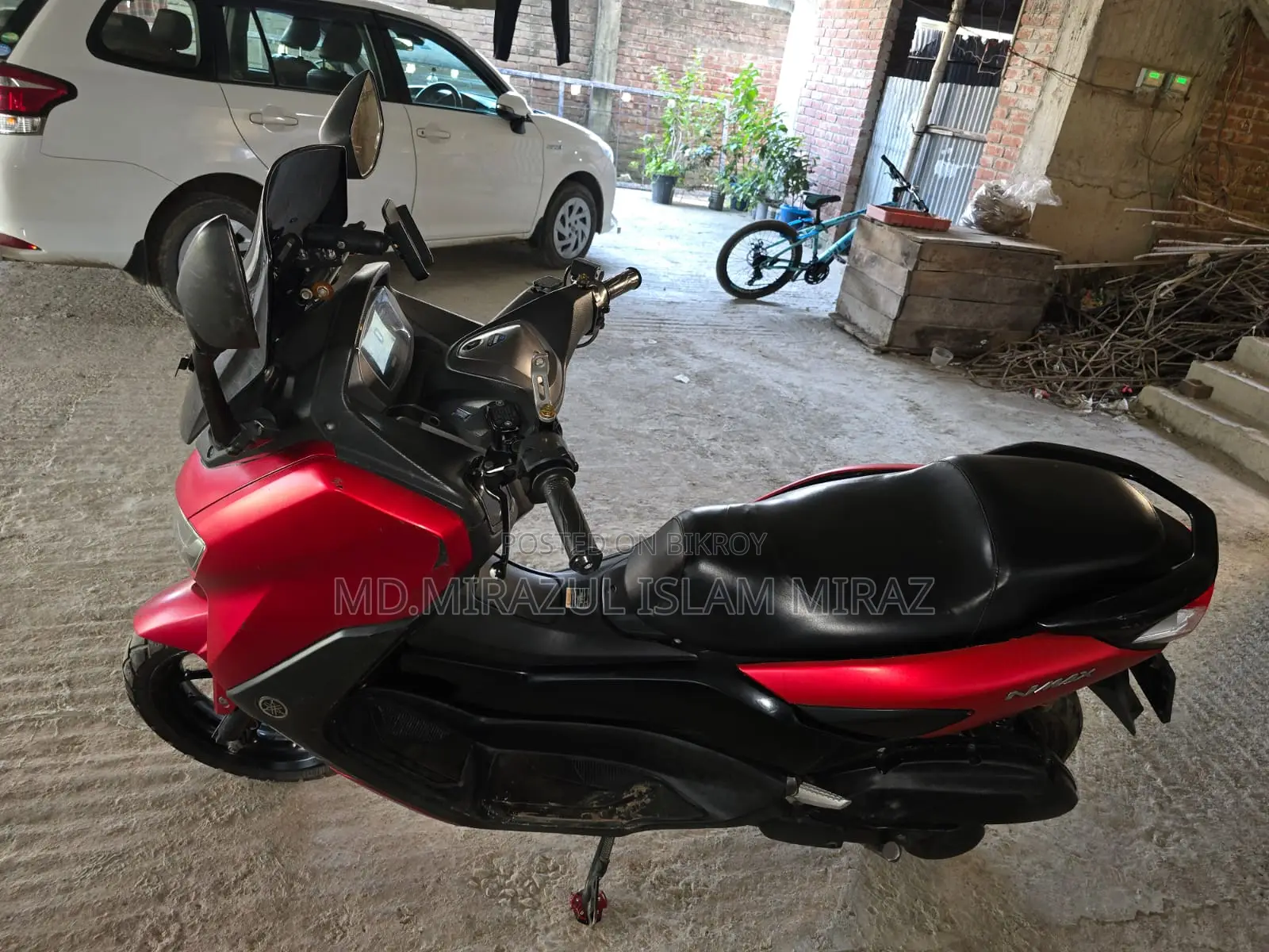 ইয়ামাহা এনম্যাক্স ১৫৫ ২০২২ লাল