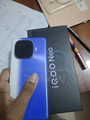 iQOO 256 GB Blue