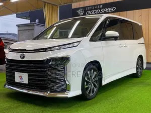 Toyota Voxy 2022 Pearl