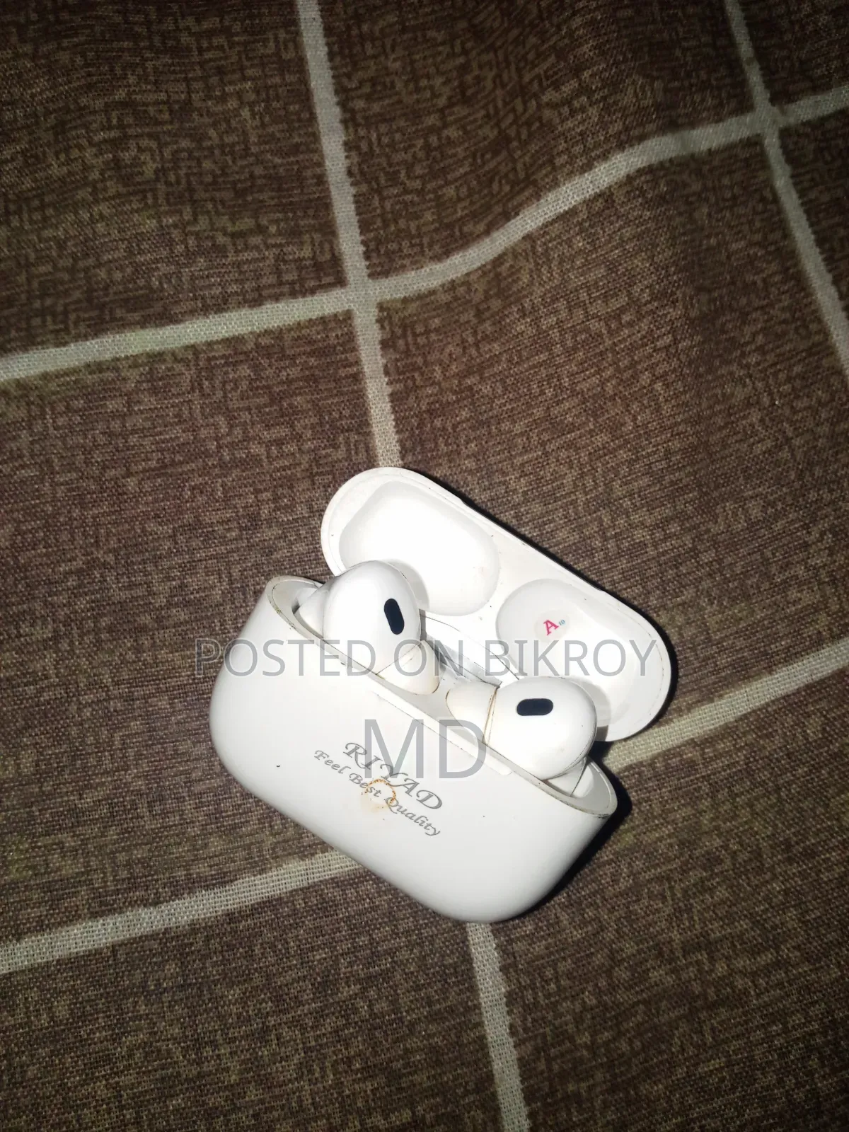 Earbuds + Electric Vape