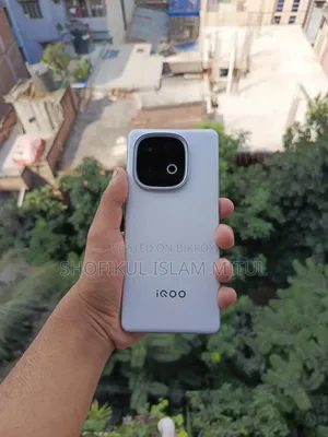 আইকিউওও ২৫৬ জিবি হোয়াইট