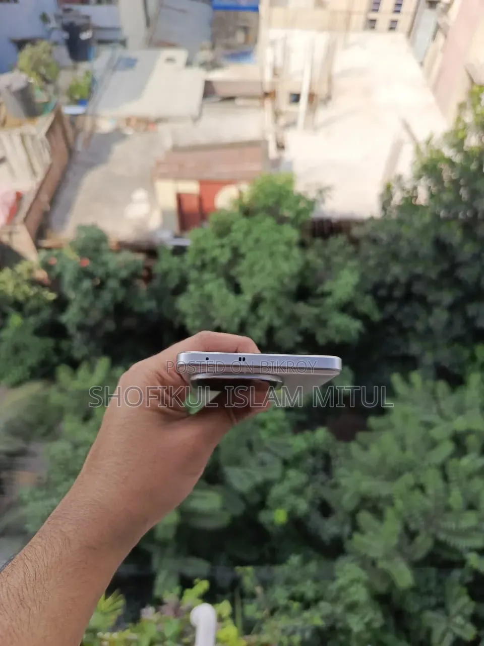 আইকিউওও ২৫৬ জিবি হোয়াইট