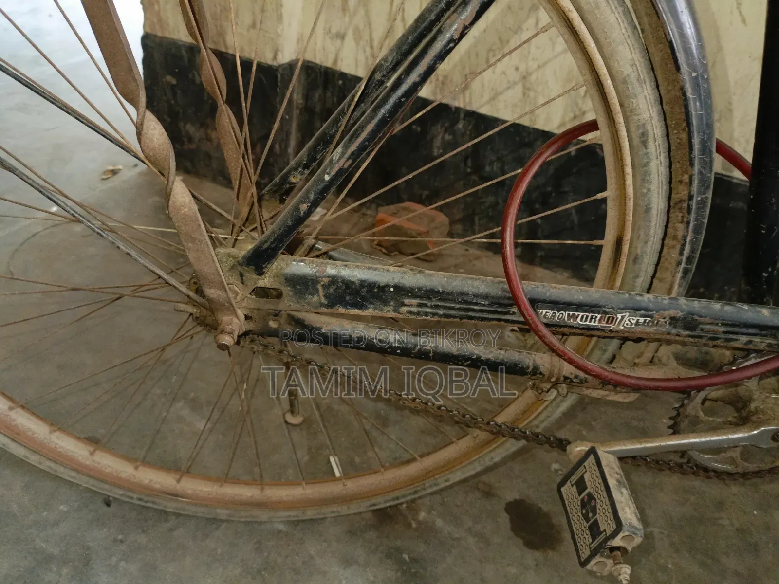 Hero Royal Gold 28" Gents Roadster Cycle for Sale