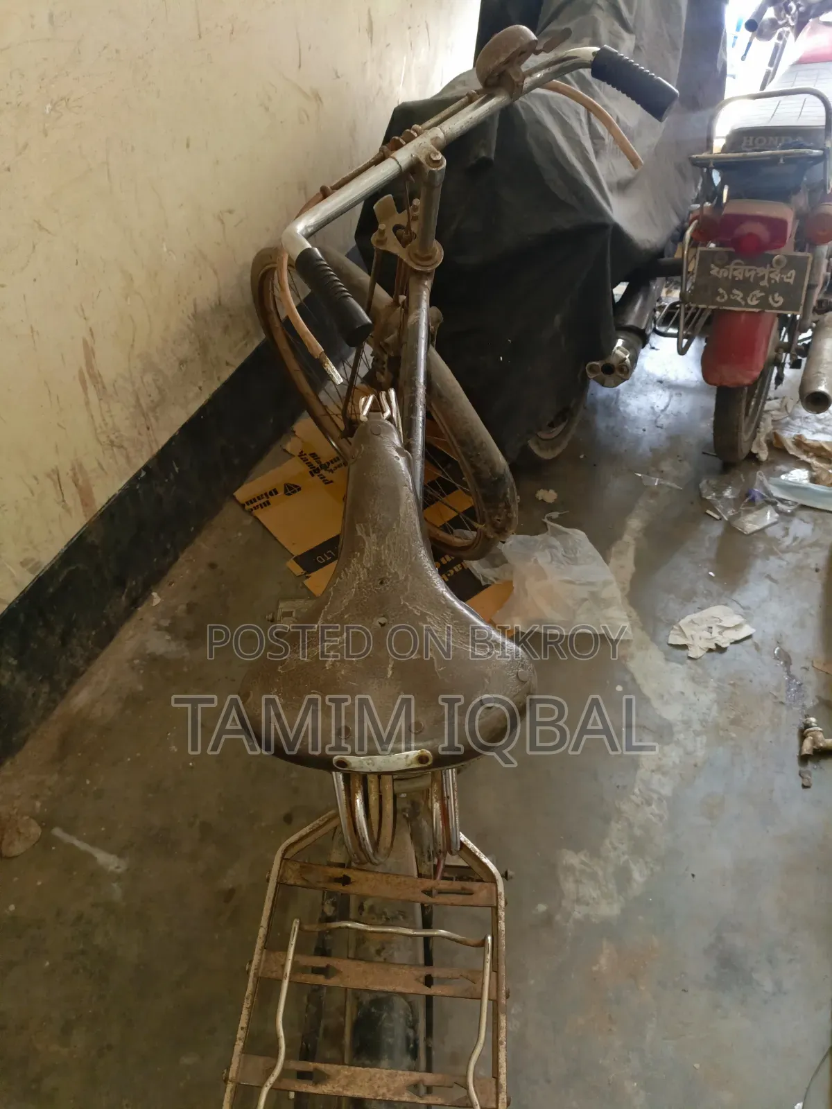 Hero Royal Gold 28" Gents Roadster Cycle for Sale