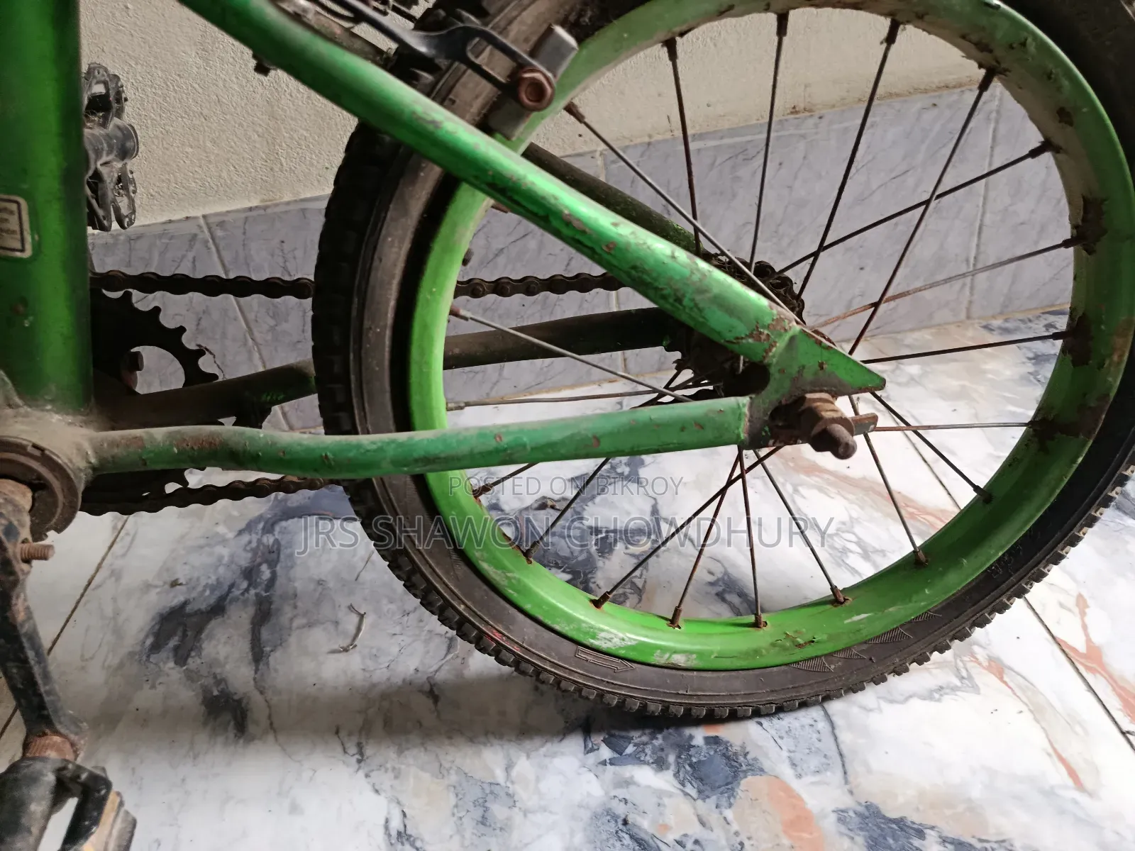 A small children's bicycle will be sold for ages 5/10 only.
