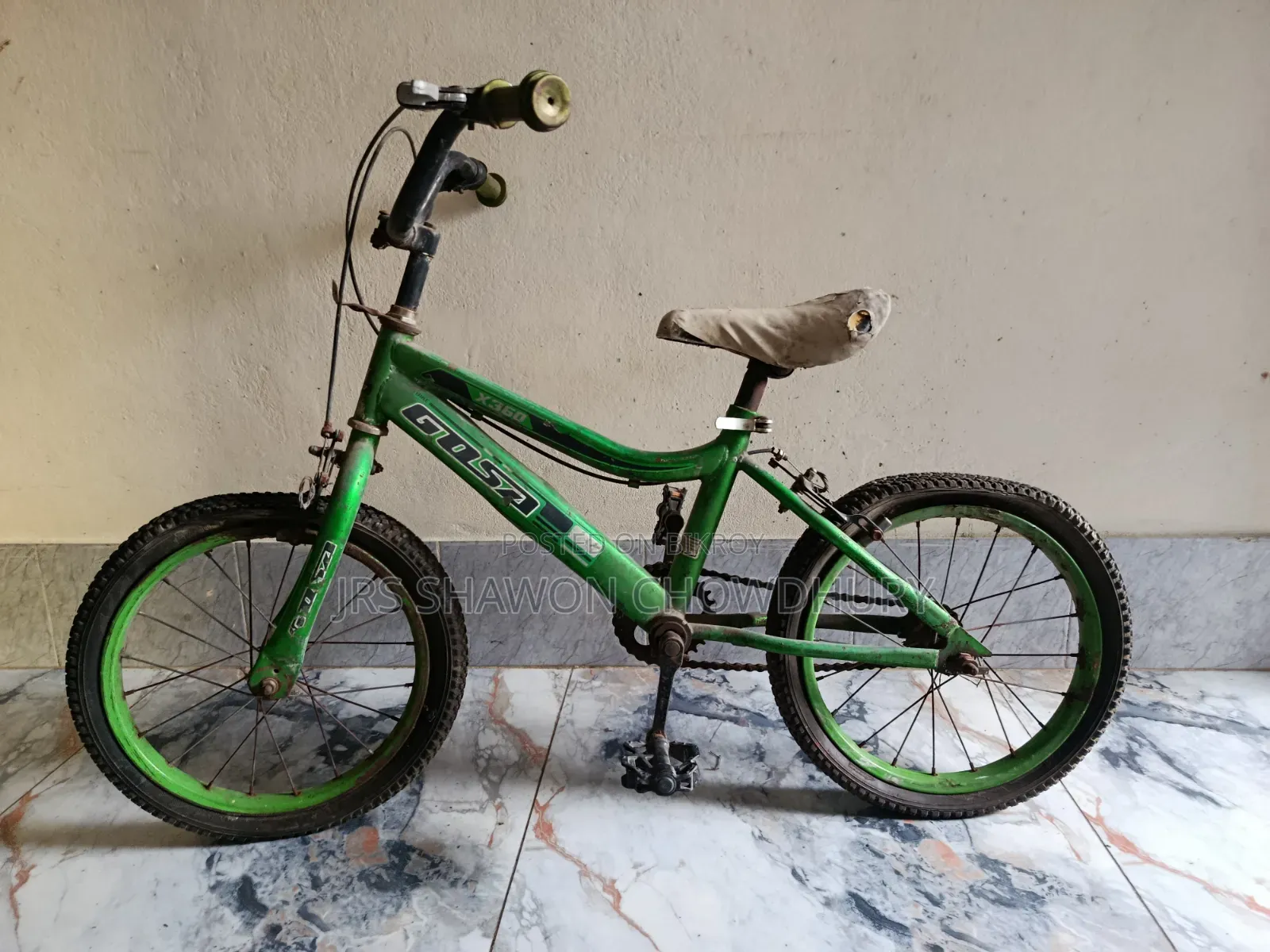 A small children's bicycle will be sold for ages 5/10 only.