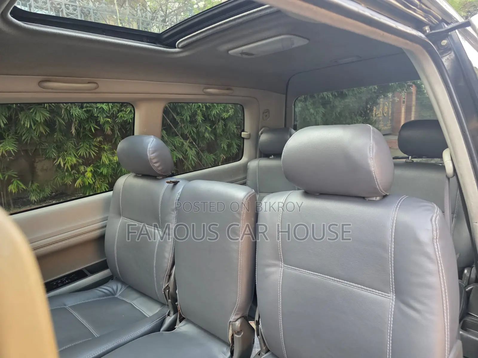 Toyota Noah 2.0 All-Wheel Drive (8 Seater) 2001 Silver