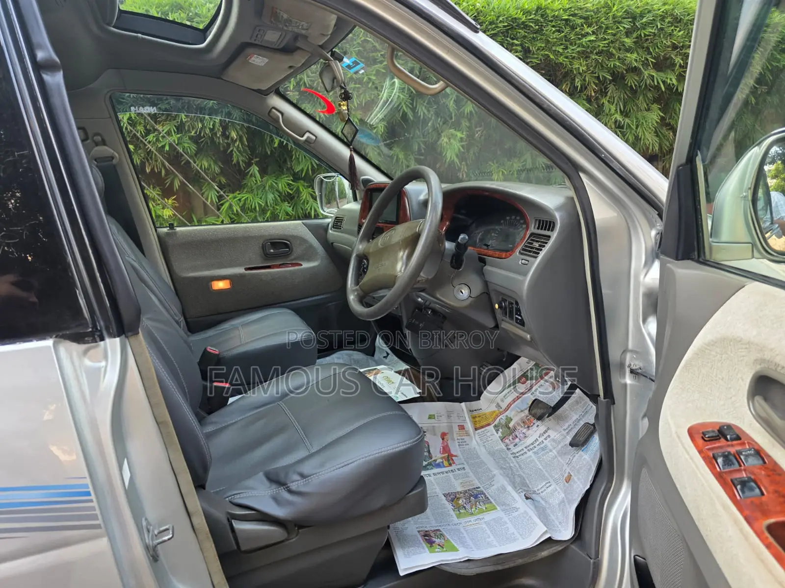 Toyota Noah 2.0 All-Wheel Drive (8 Seater) 2001 Silver