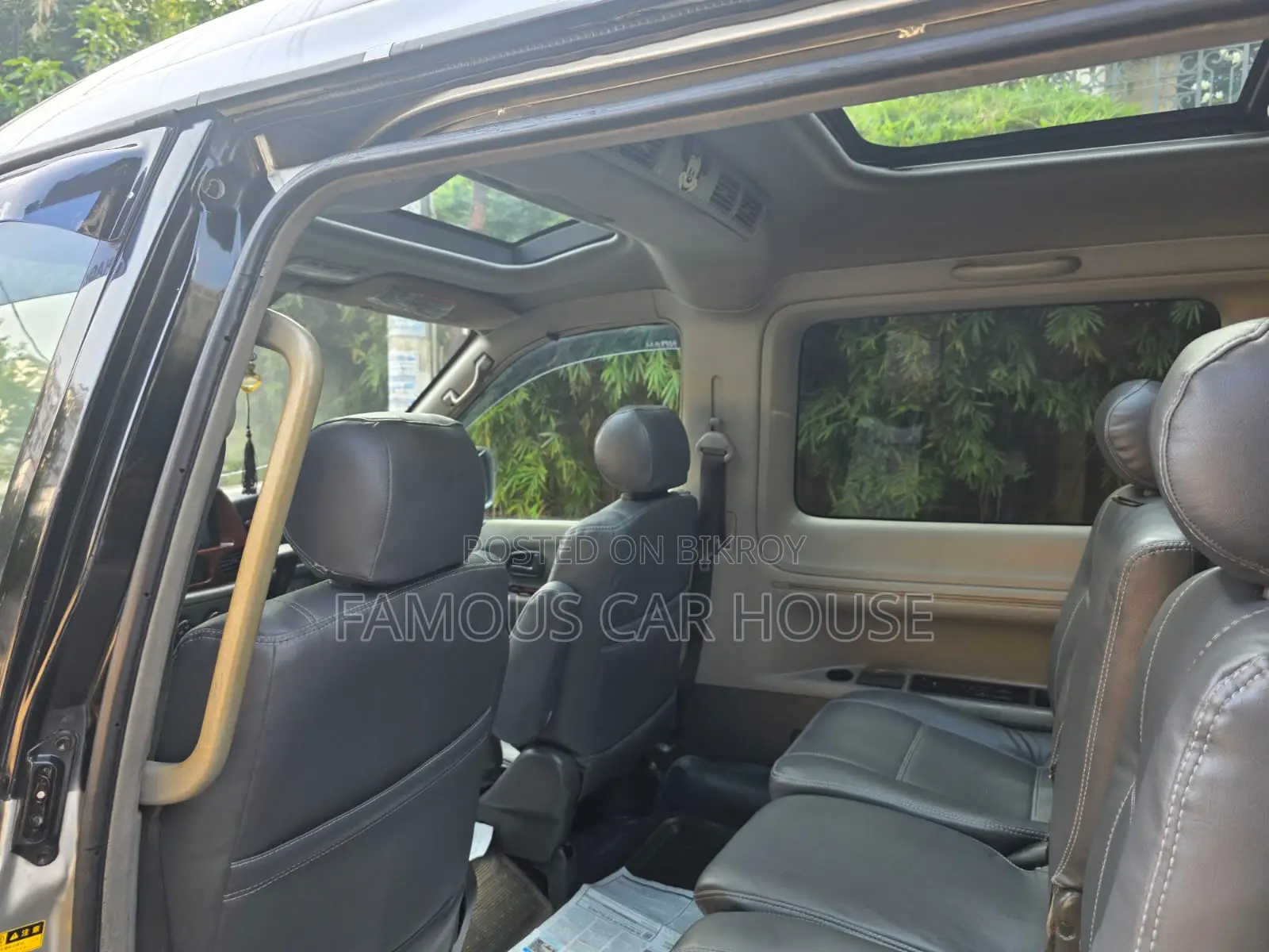 Toyota Noah 2.0 All-Wheel Drive (8 Seater) 2001 Silver