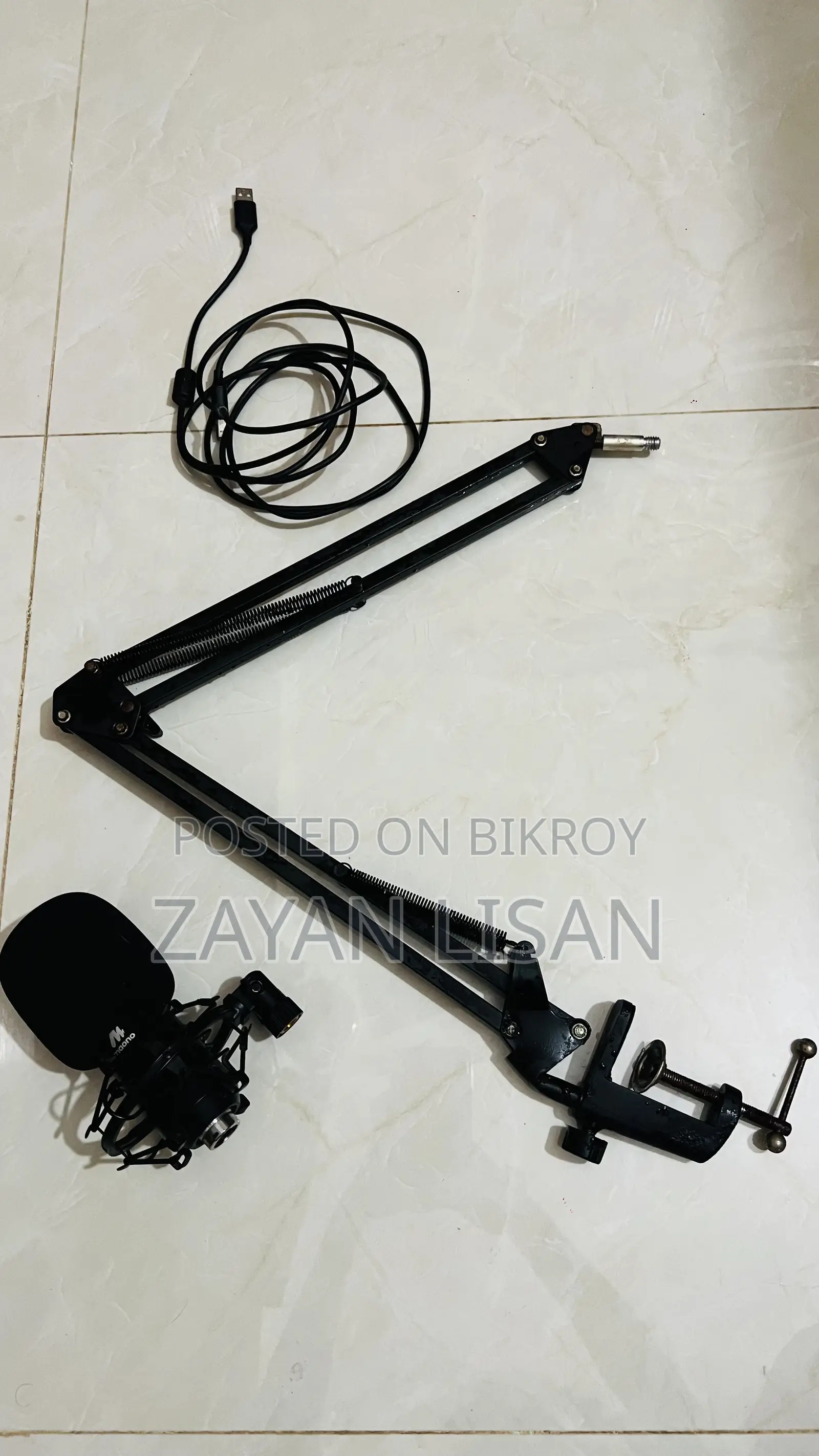 Maono AU-A04 Professional Studio Condenser Microphone