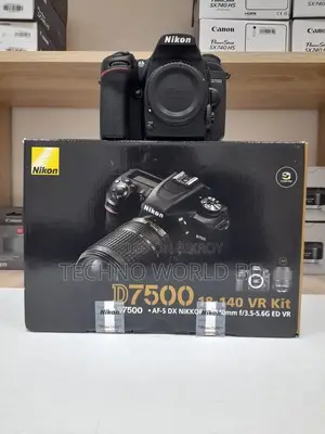 Nikon D7500 Mirrorless Camera With 18-140mm Lens