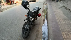 সুজুকি হায়াতে ইপি ২০২২ কালো