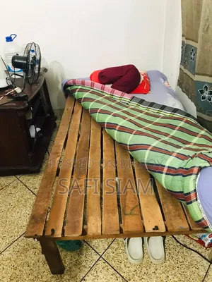 Table, Bed