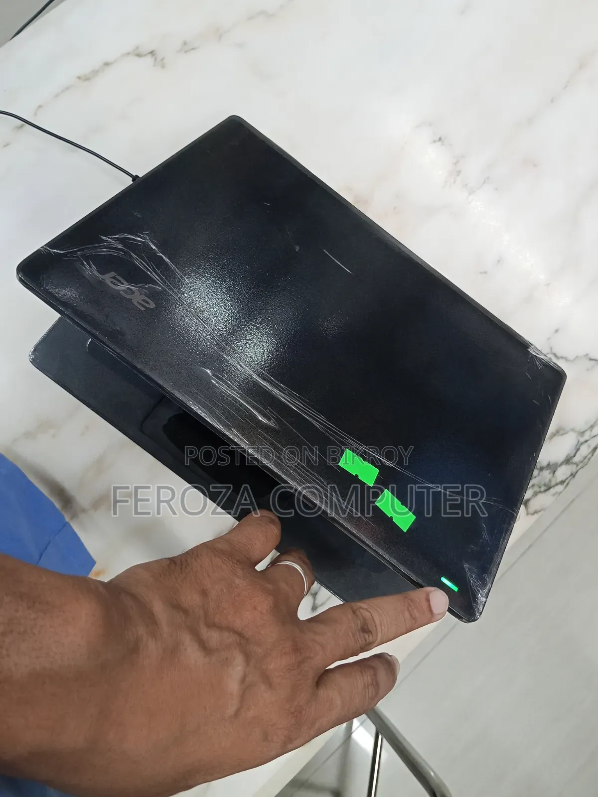 Laptop Acer TravelMate 4GB Intel Celeron HDD+SSD 128GB