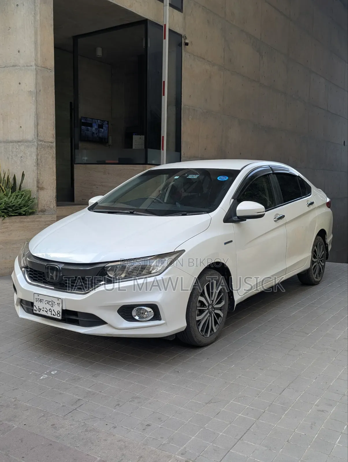 Honda Grace 1.5 Hybrid Front-Wheel Drive 2019 Pearl