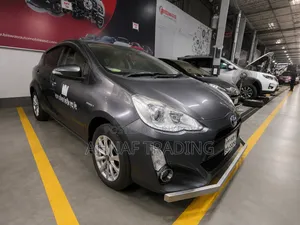 Toyota Aqua 2016 Gray