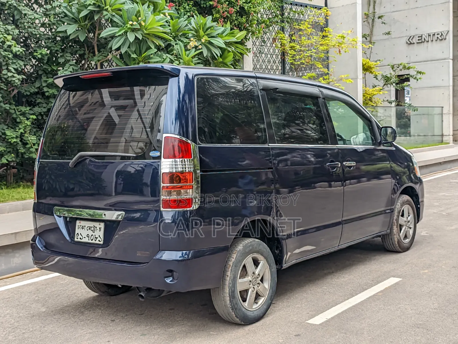 Toyota Noah 2003 Blue