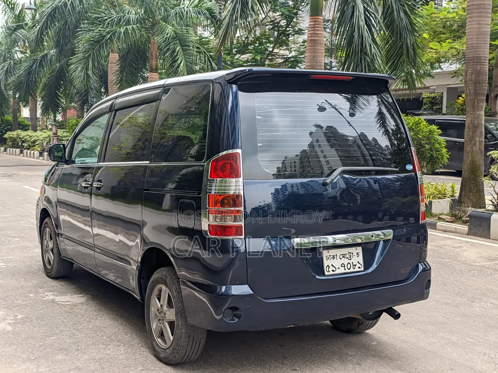 Toyota Noah 2003 Blue