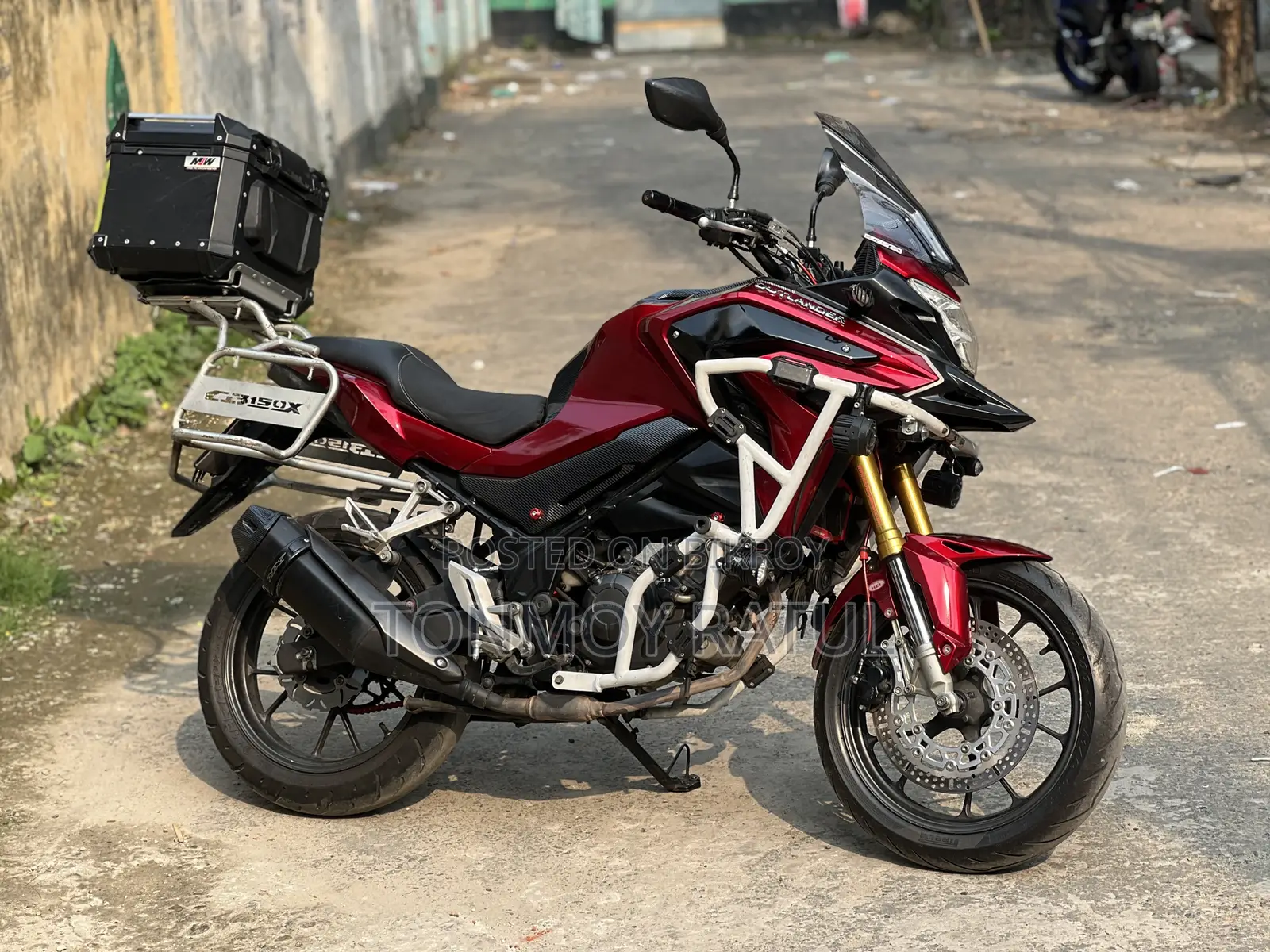 হোন্ডা ২০২১ লাল