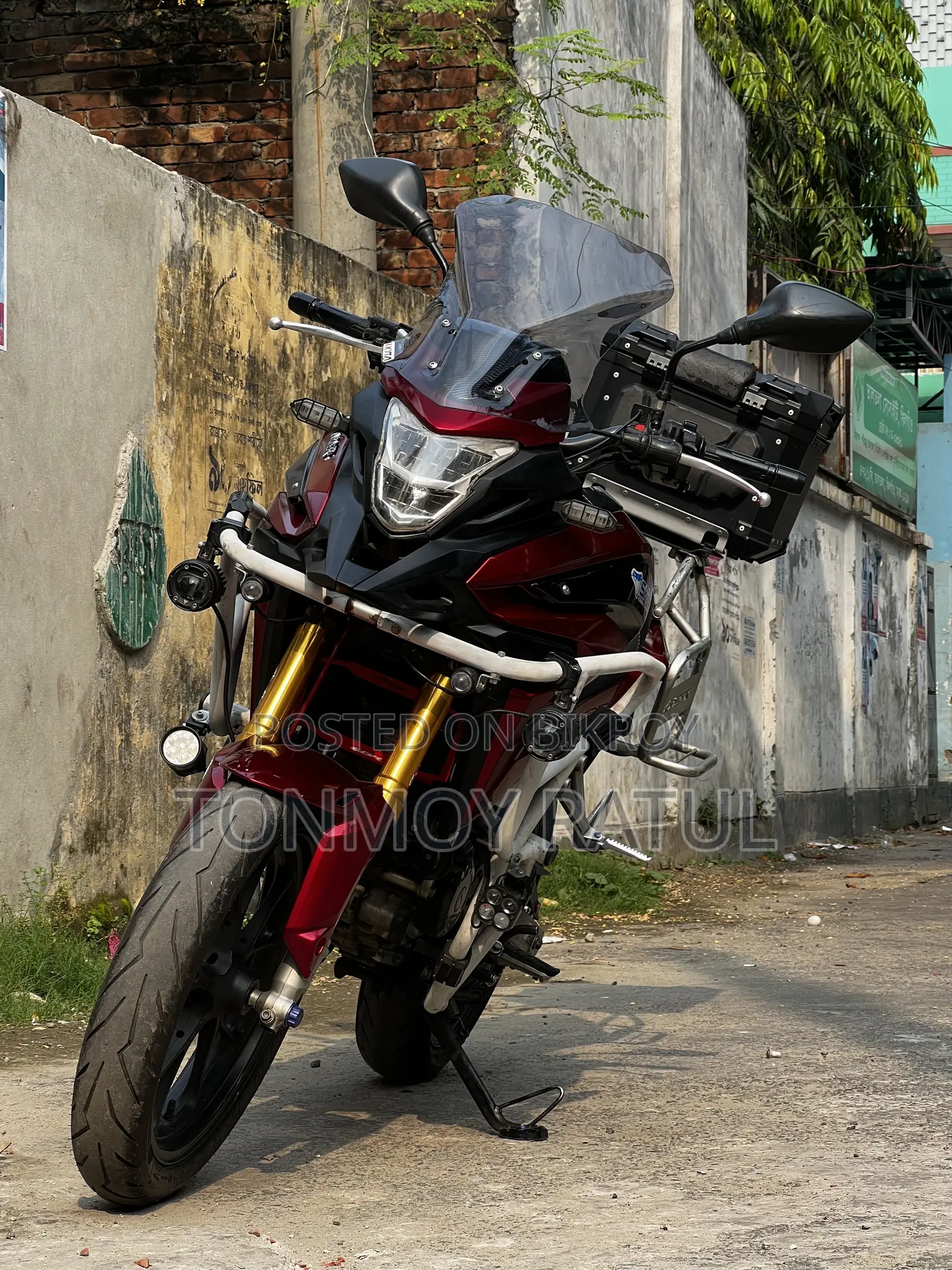 হোন্ডা ২০২১ লাল