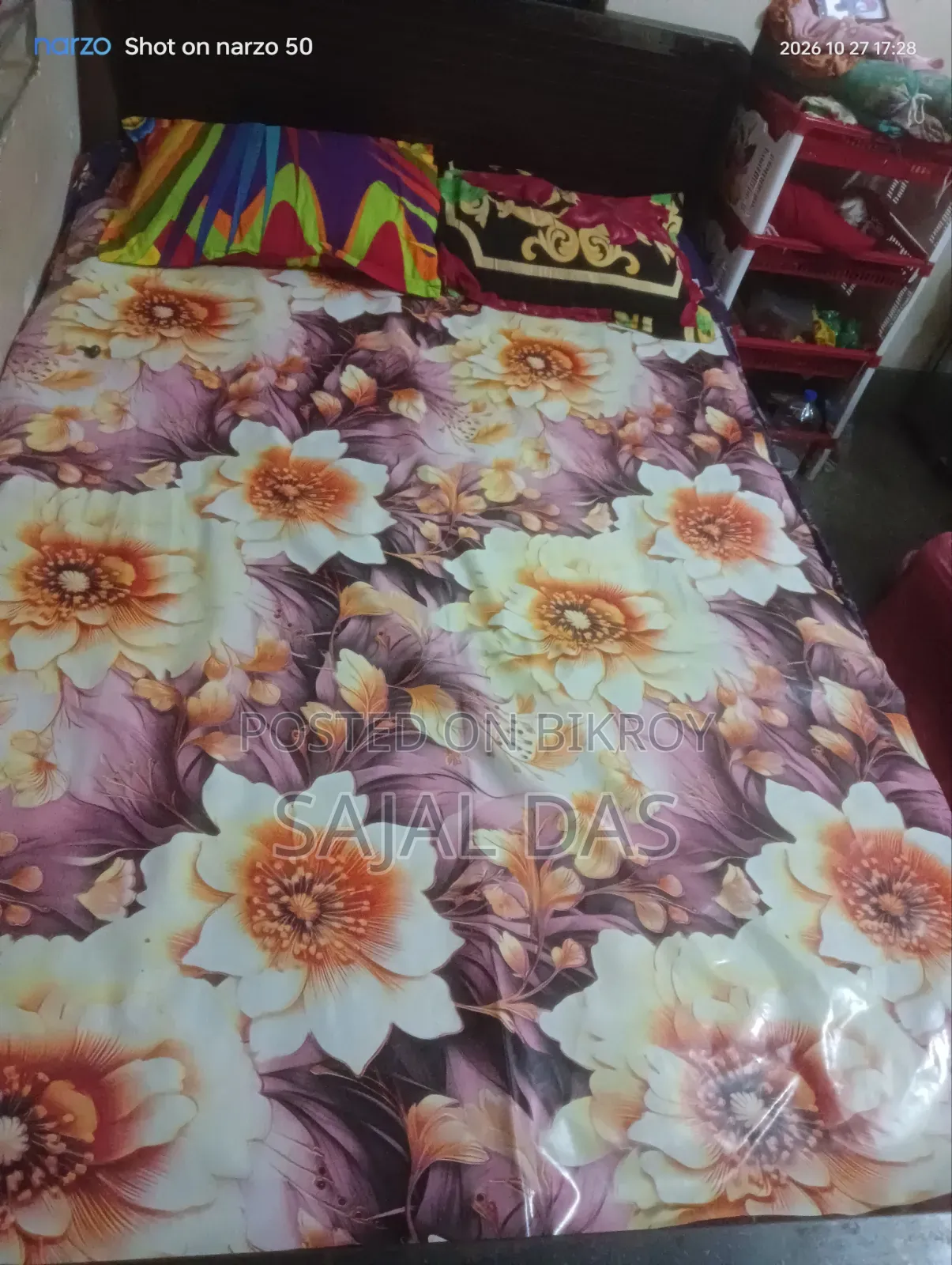 An urgent double steel bed for sale, completely fresh.