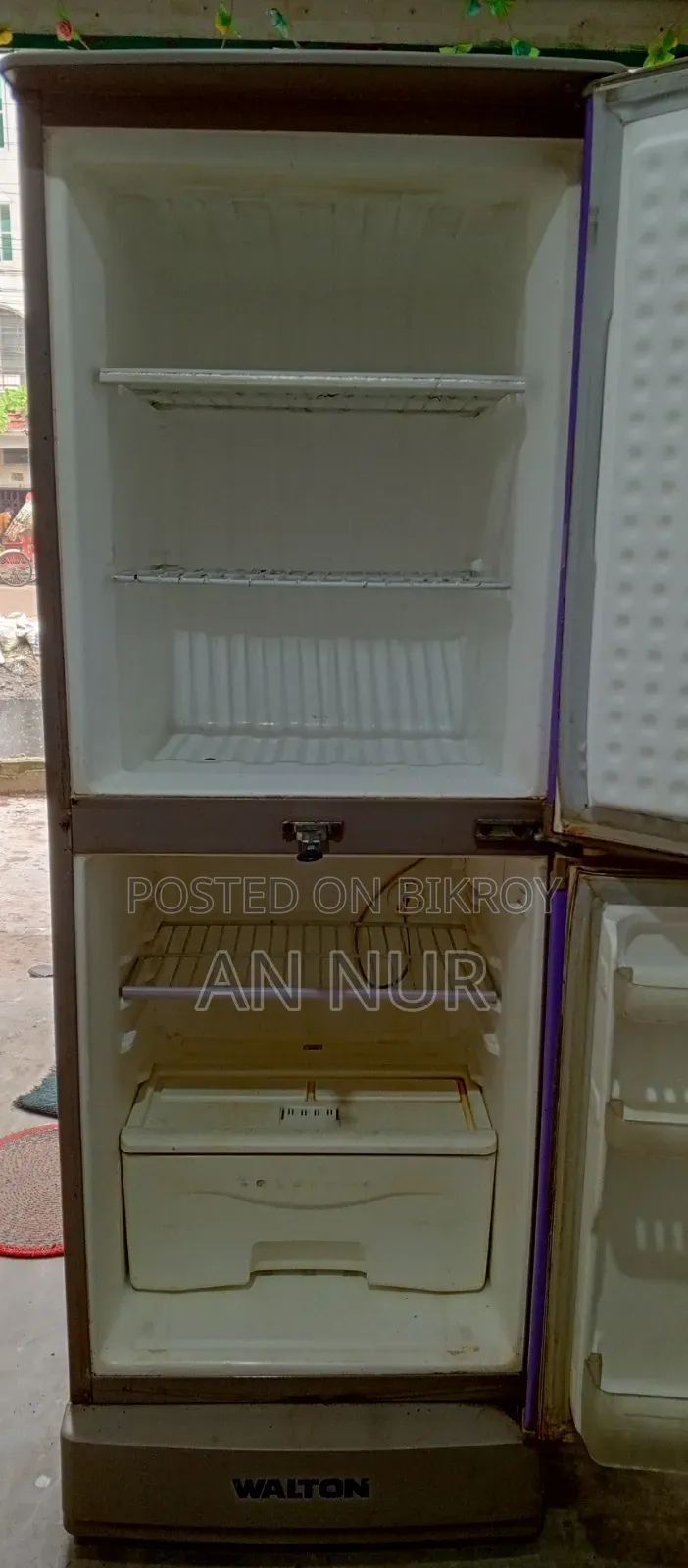 Walton company fridge will be sold.