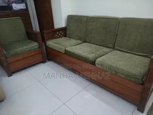 ক্লাসিক সোফা সেট