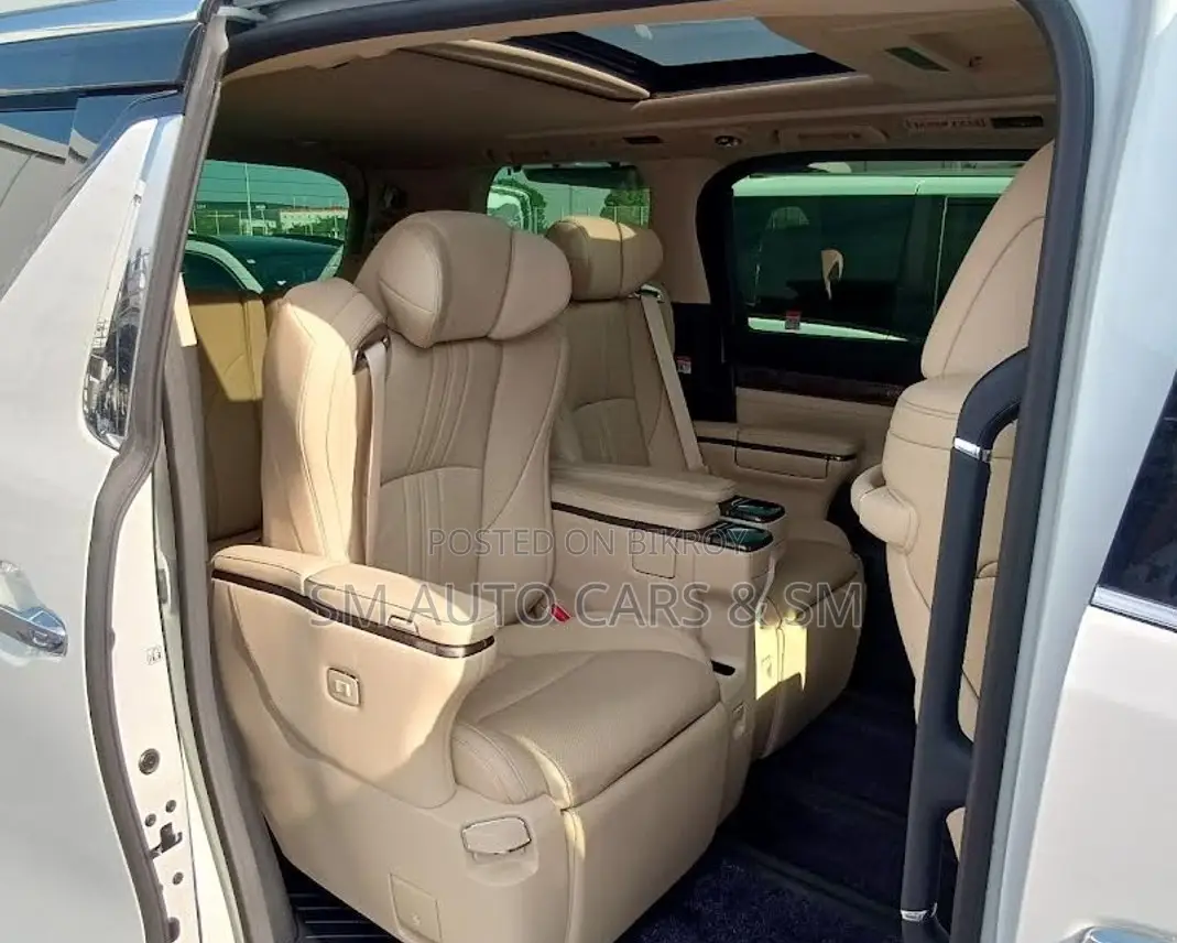 Toyota Alphard 2022 Pearl
