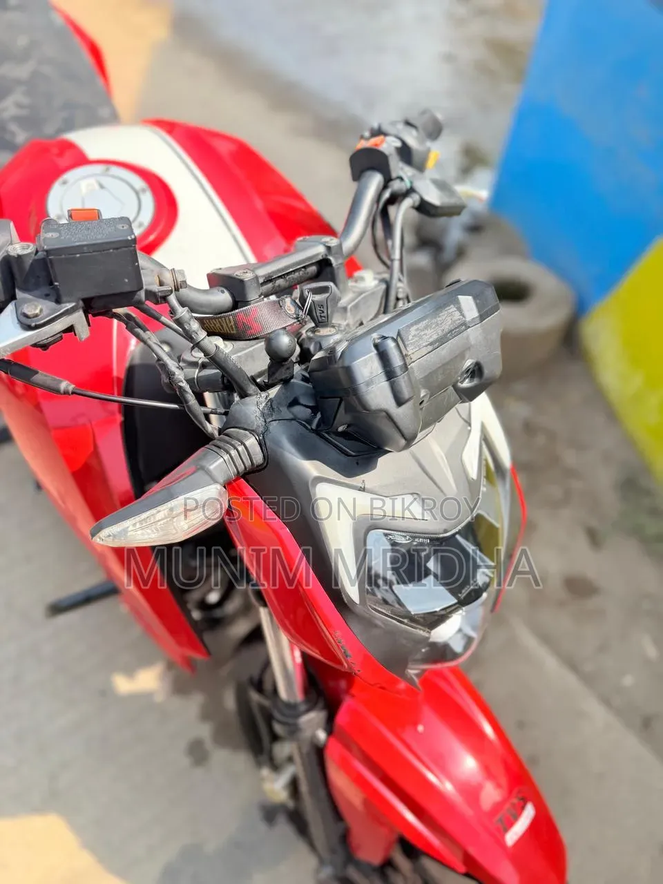 TVS Apache 160 4V 2023 Red