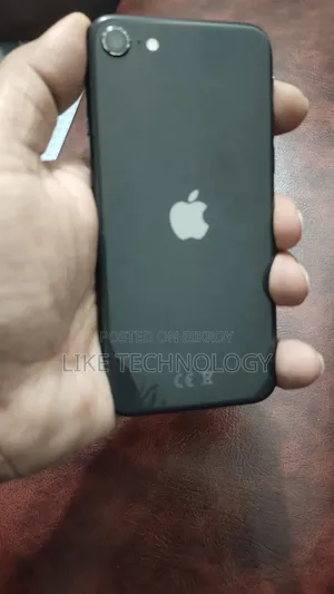 Apple iPhone SE (2020) 64 GB Black