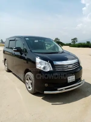 Toyota HiAce 2011 Black