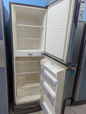 Walton 229 LTR Frost Fridge Sell.