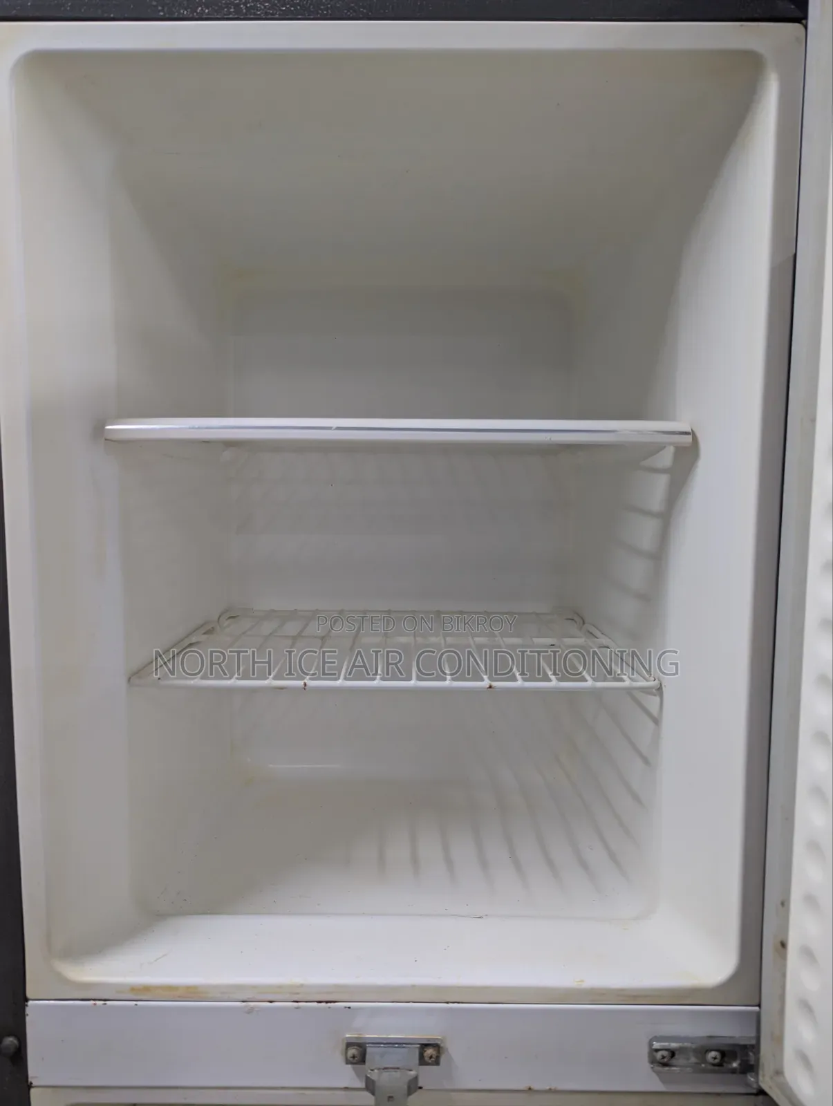 Walton 229 LTR Frost Fridge Sell.