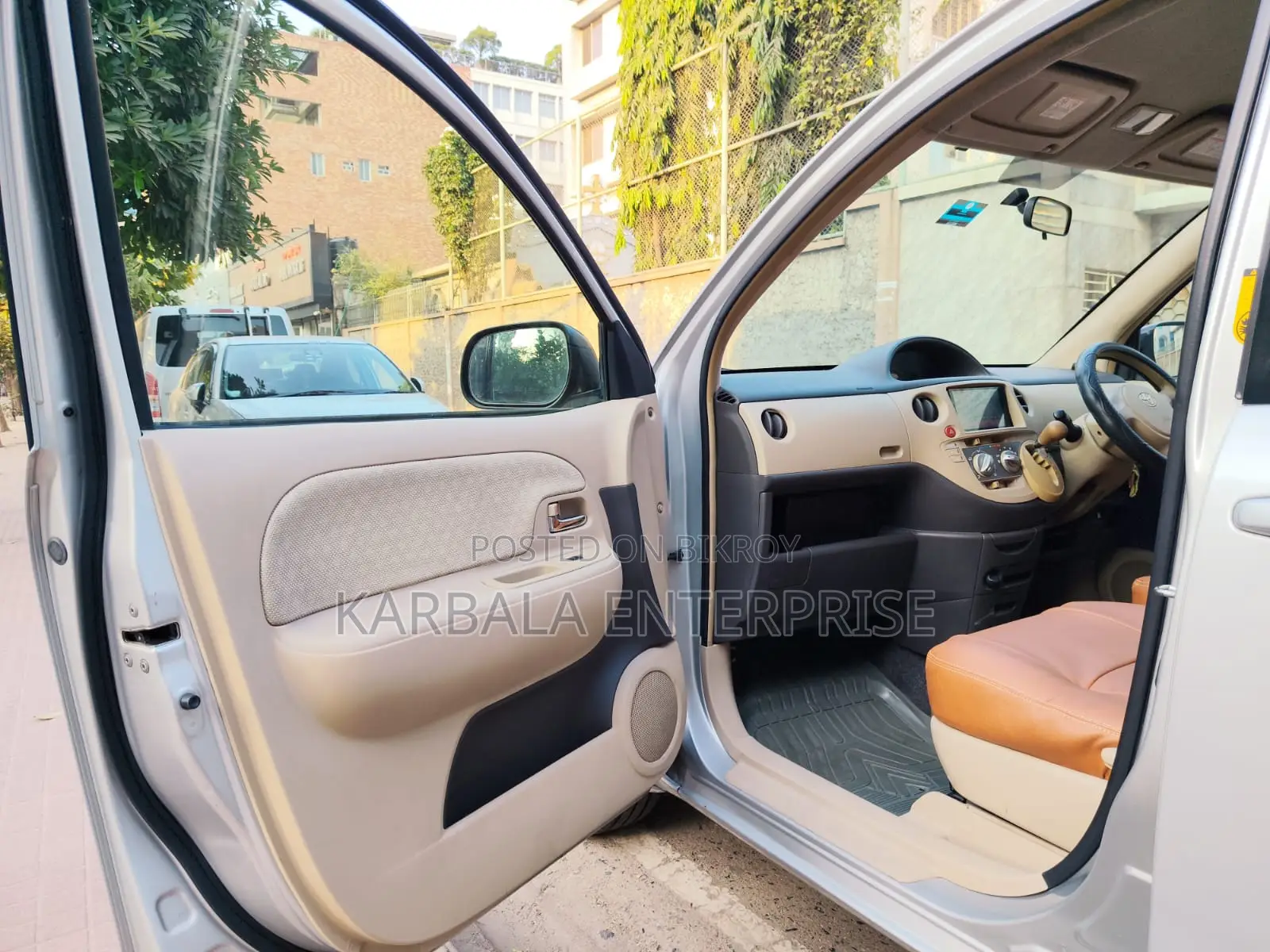 Toyota Sienta 1.5 FWD 2008 Silver