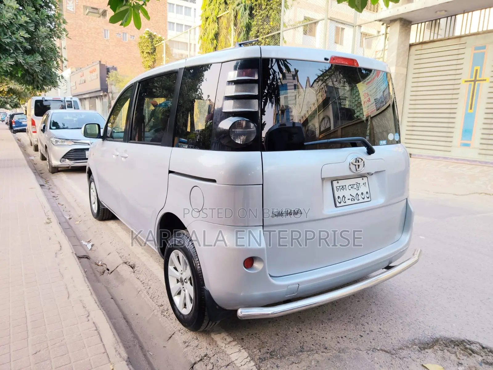 Toyota Sienta 1.5 FWD 2008 Silver