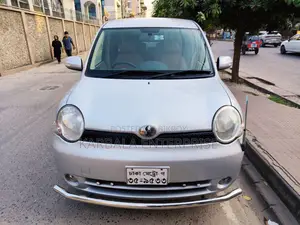 Toyota Sienta 1.5 FWD 2008 Silver